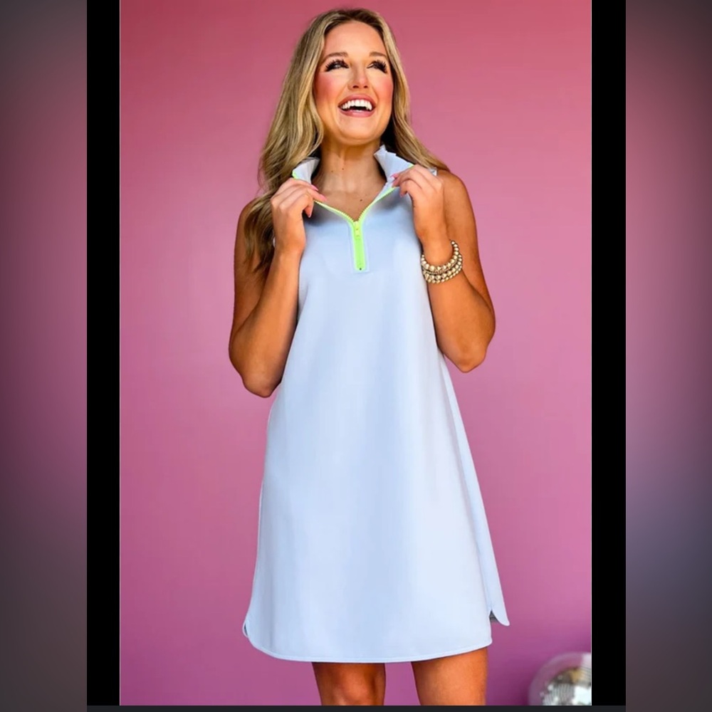 SSYS The Zoey Sleeveless ruffle collar dress in light blue size Medium.